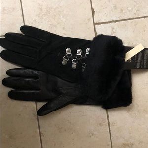 UGG Ashlyn Glove in Black